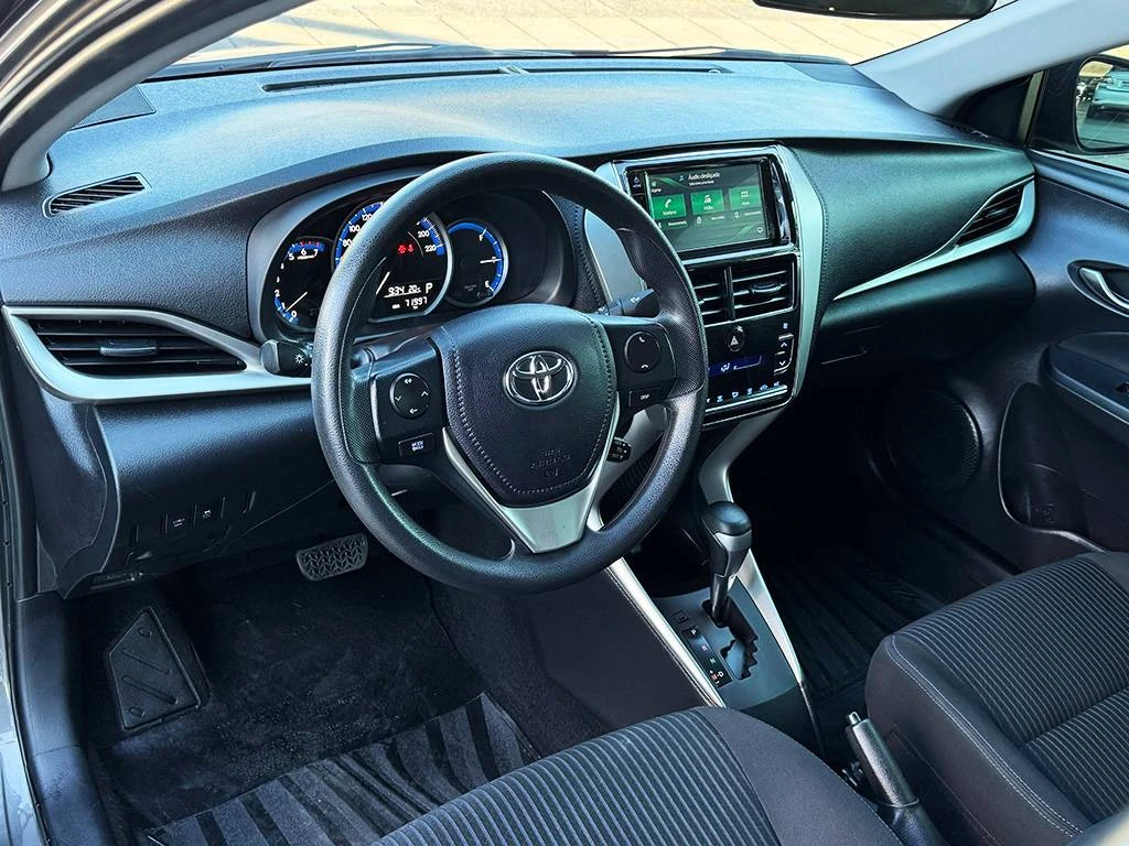TOYOTA YARIS