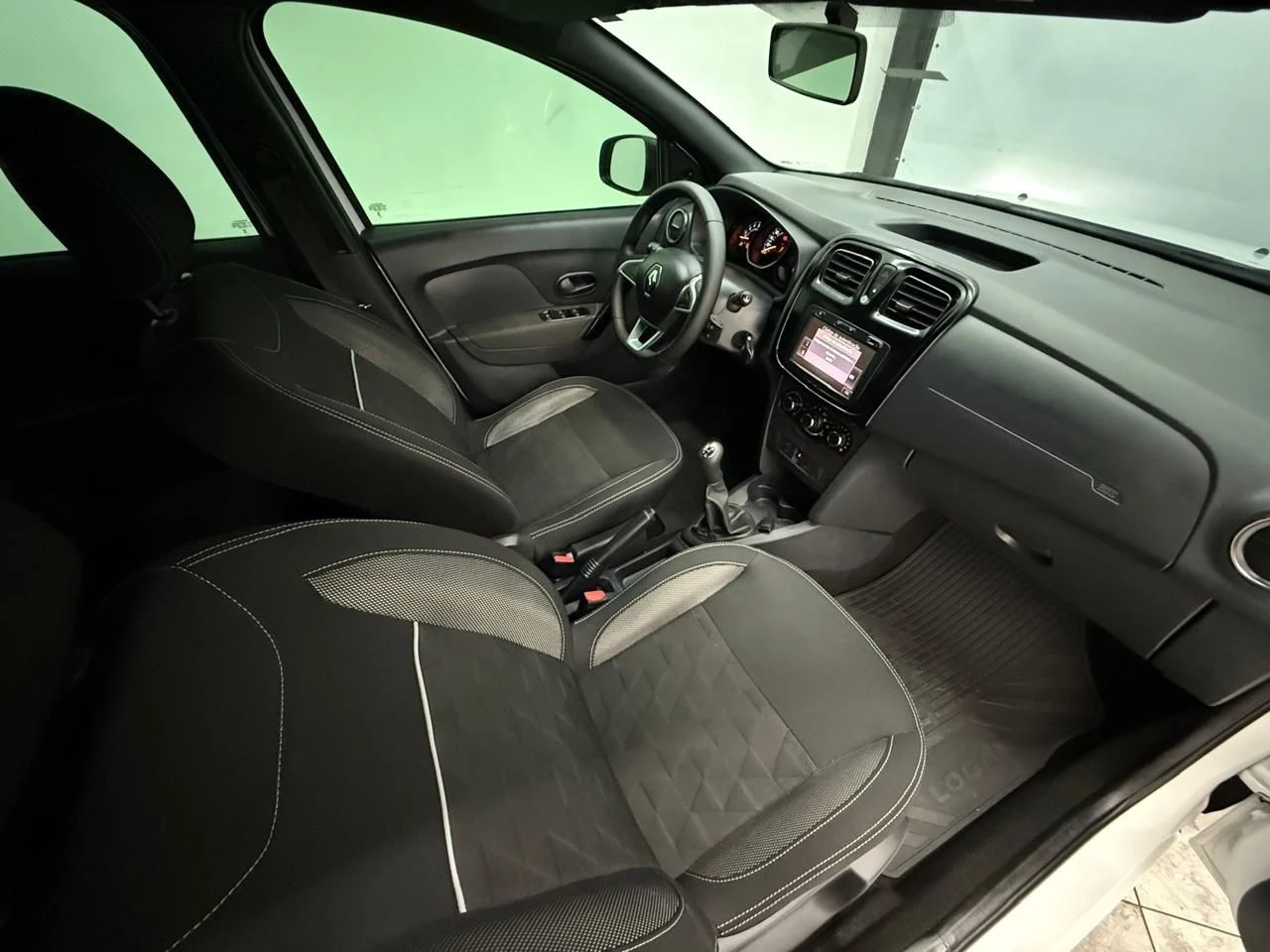 RENAULT LOGAN