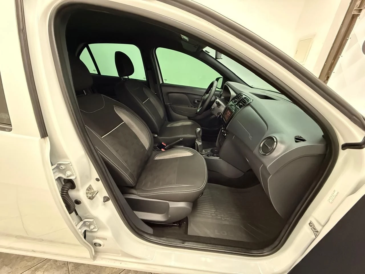 RENAULT LOGAN