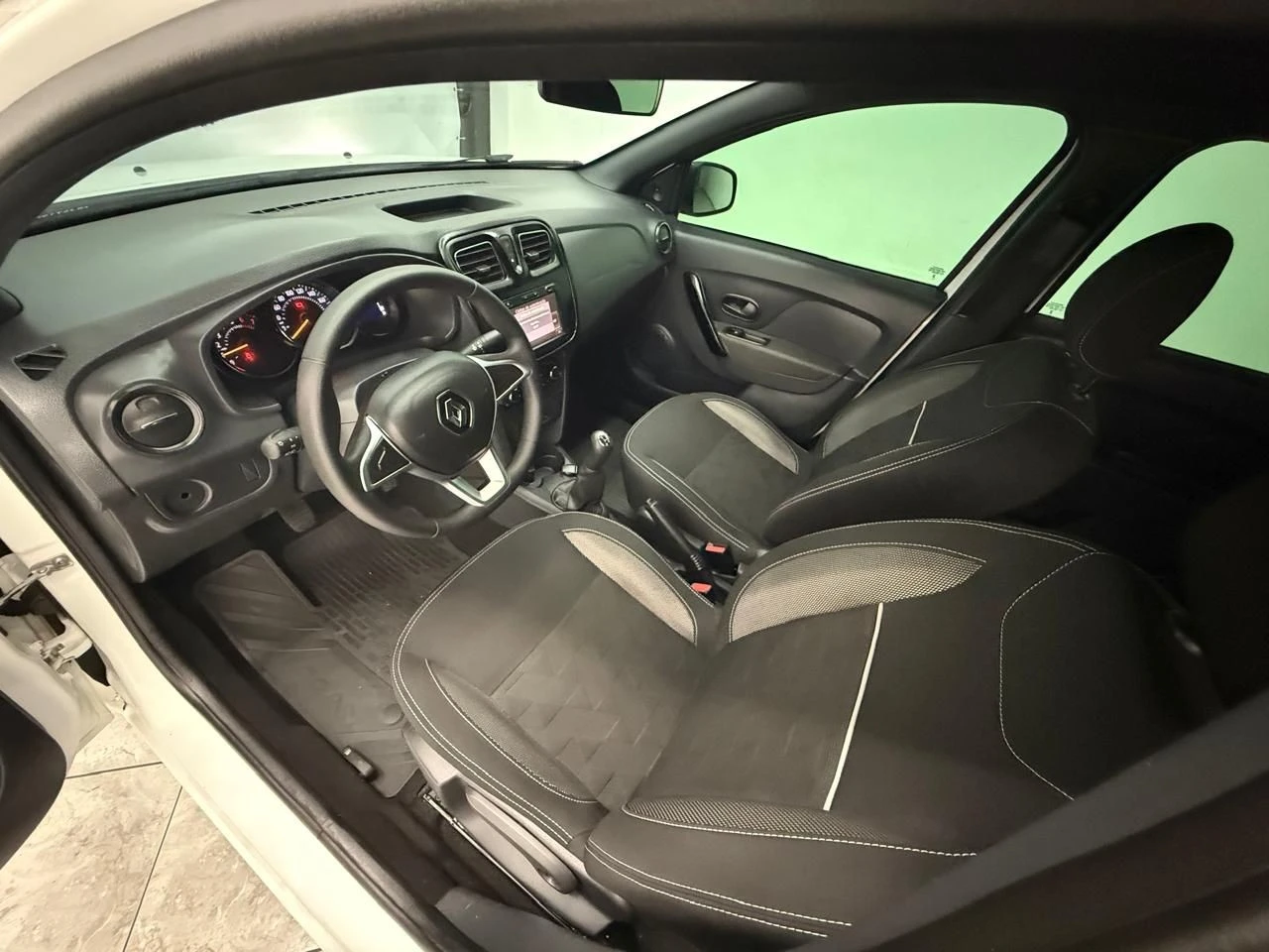 RENAULT LOGAN