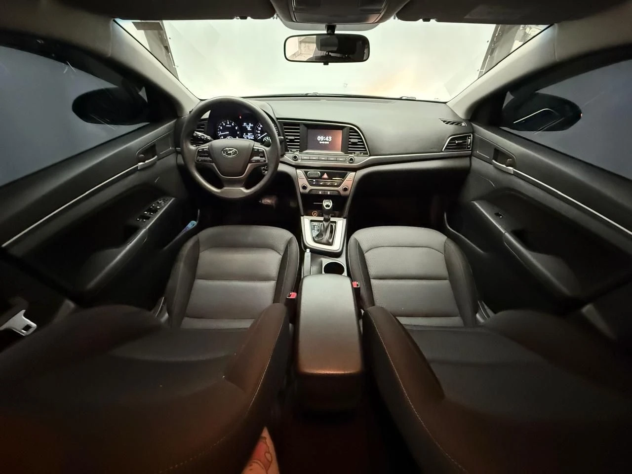 HYUNDAI ELANTRA
