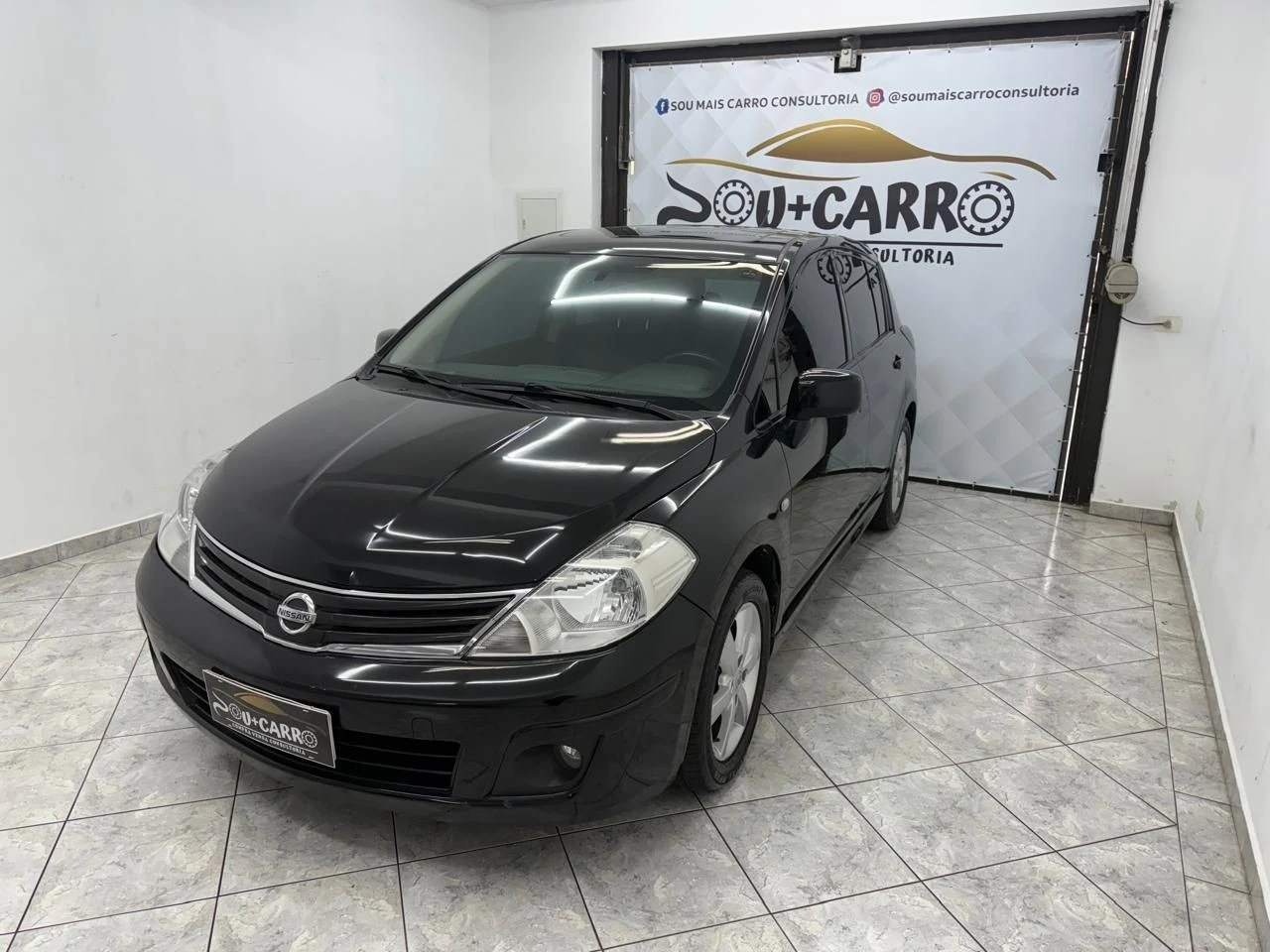 NISSAN TIIDA
