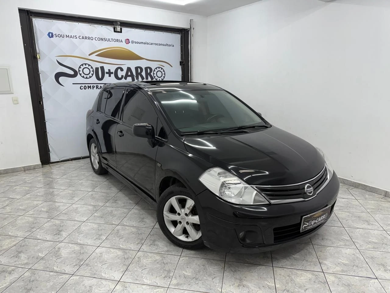 NISSAN TIIDA