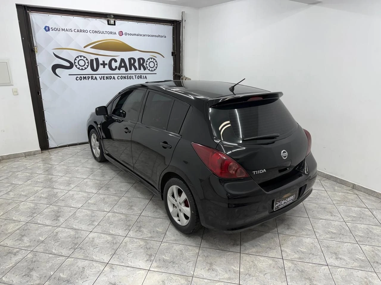 NISSAN TIIDA