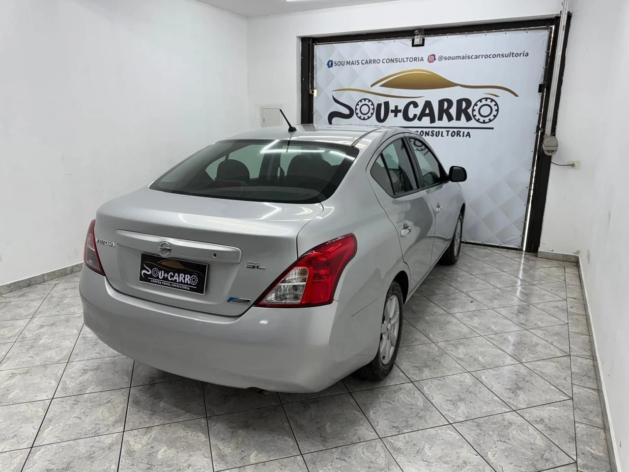 NISSAN VERSA