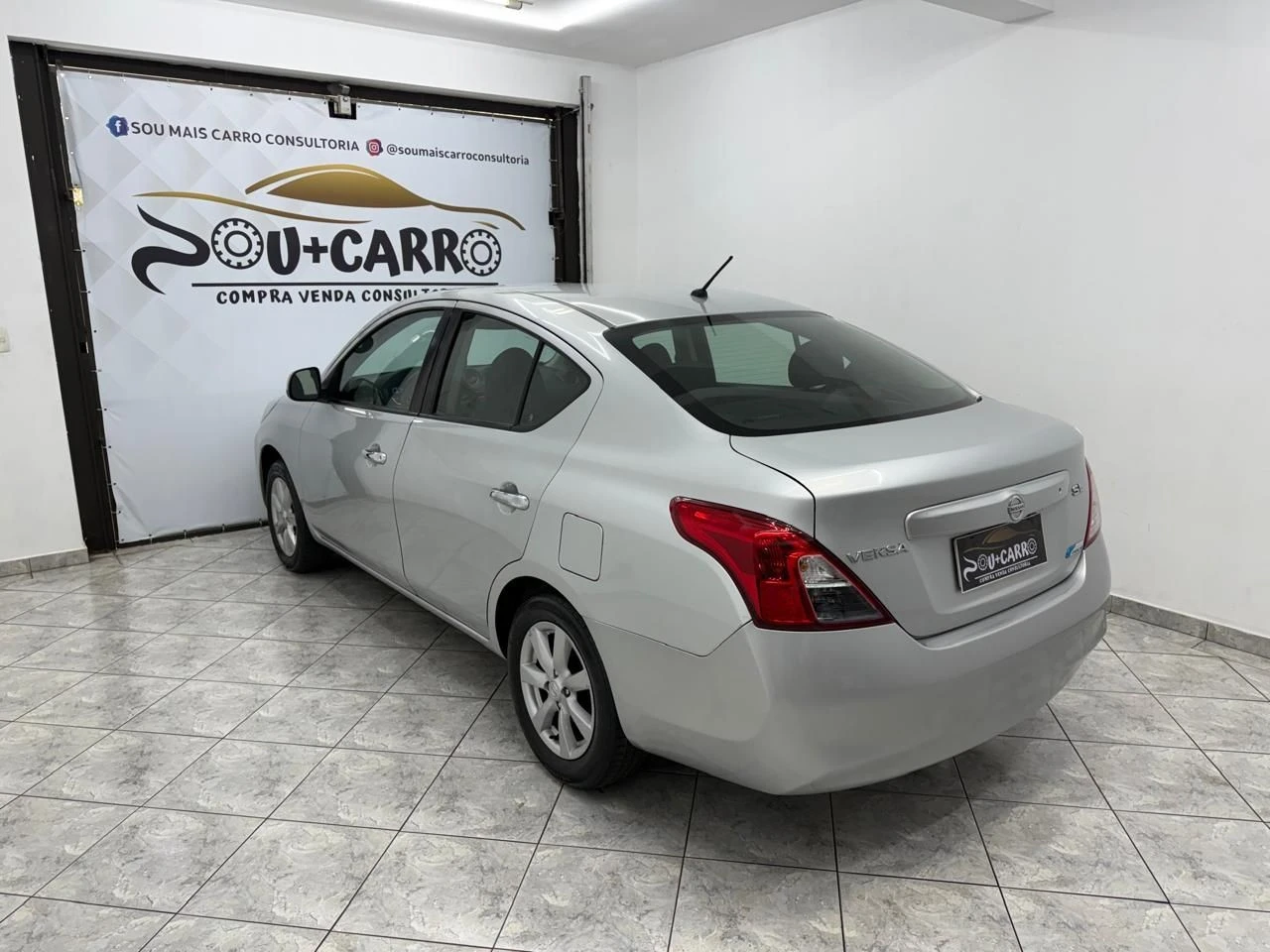 NISSAN VERSA