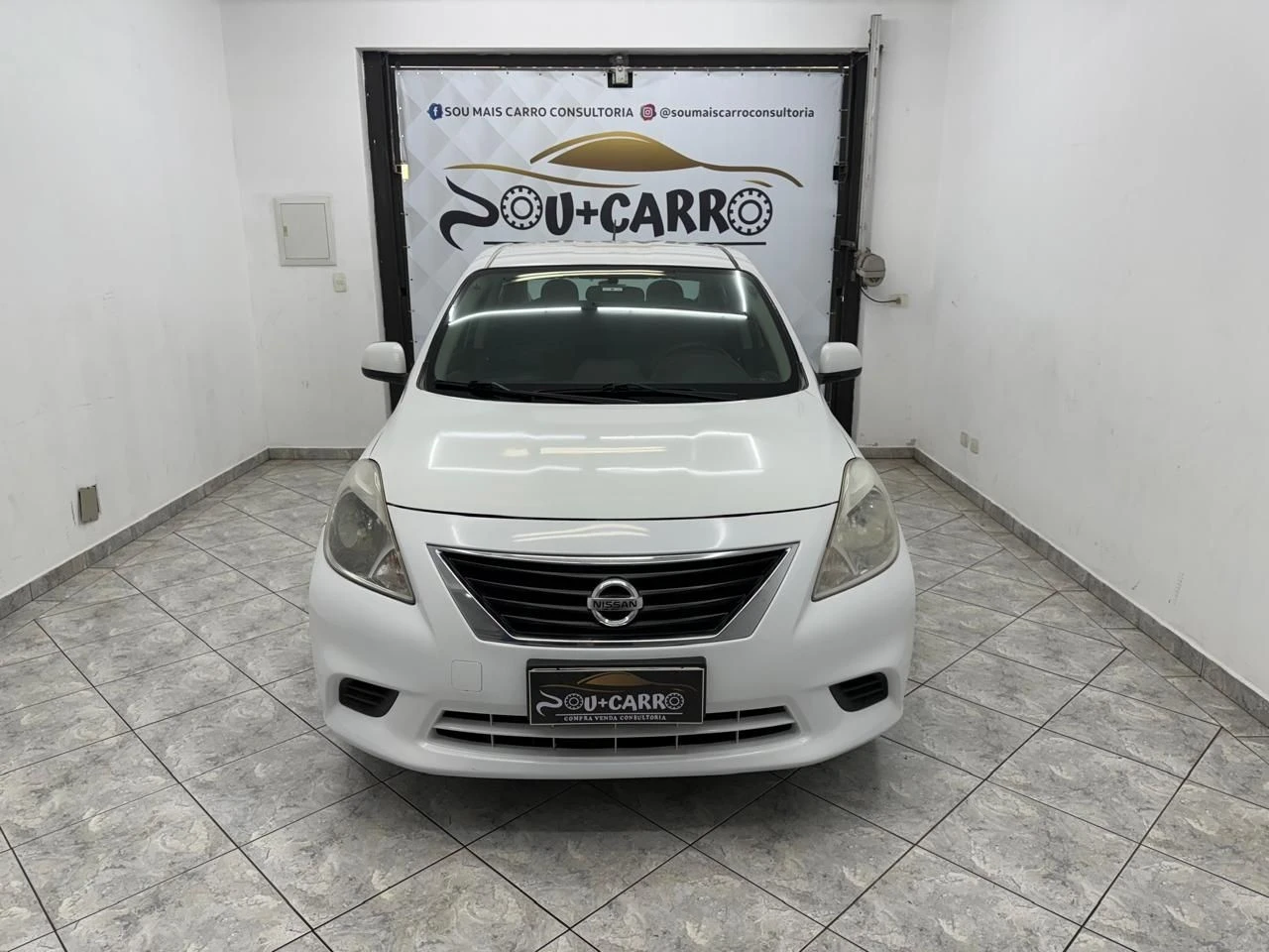 NISSAN VERSA