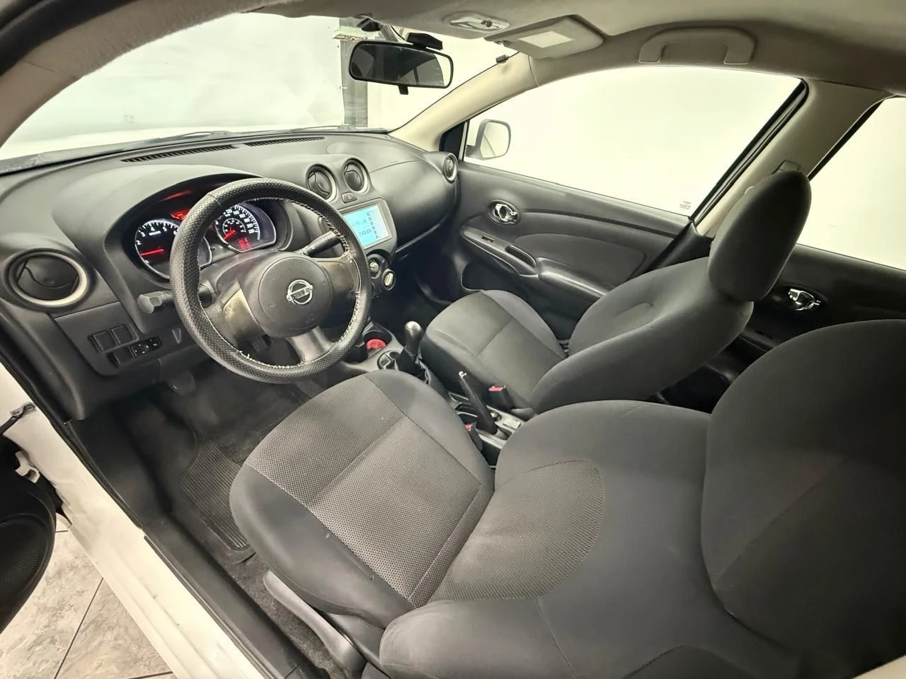 NISSAN VERSA