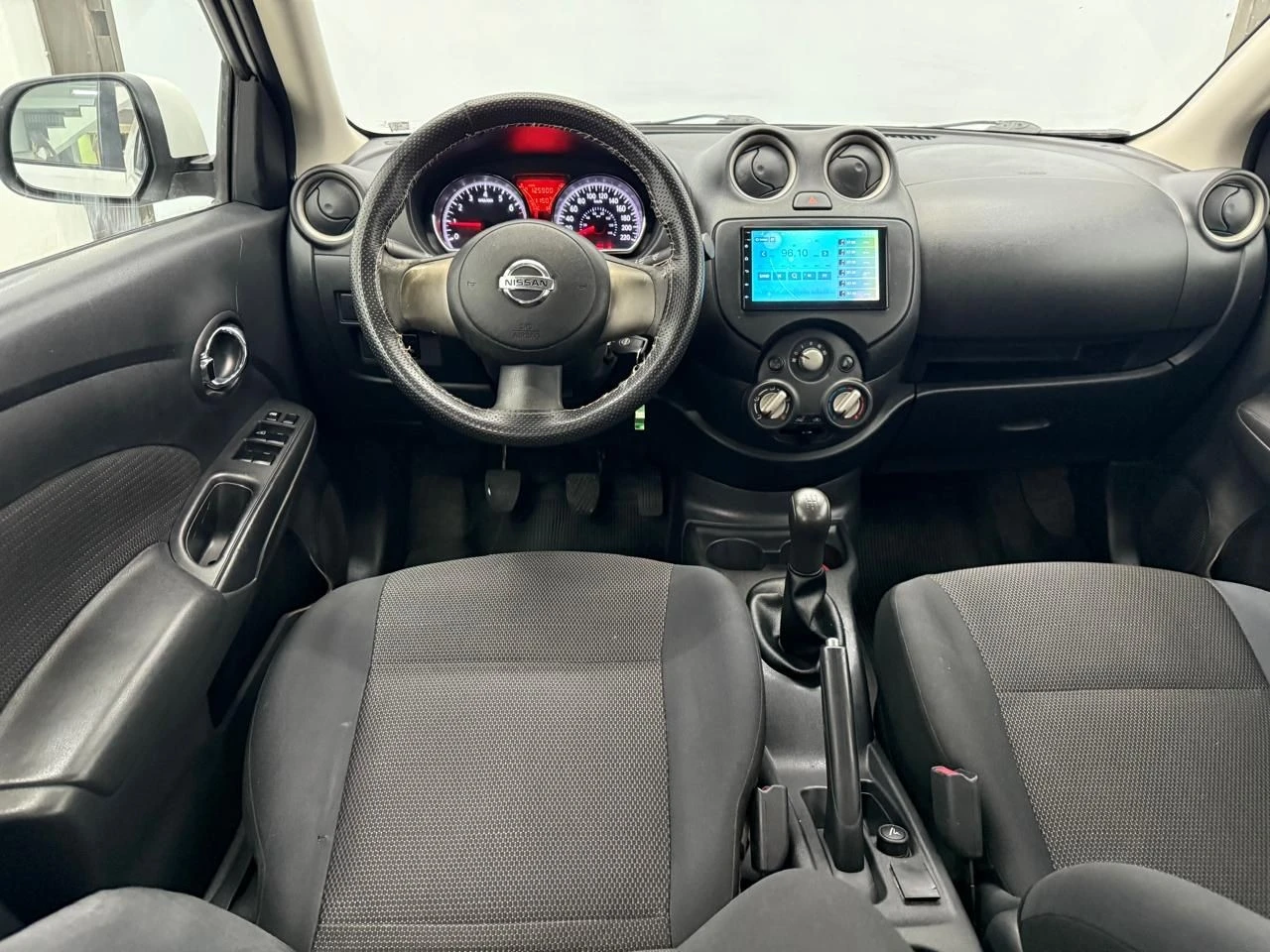NISSAN VERSA