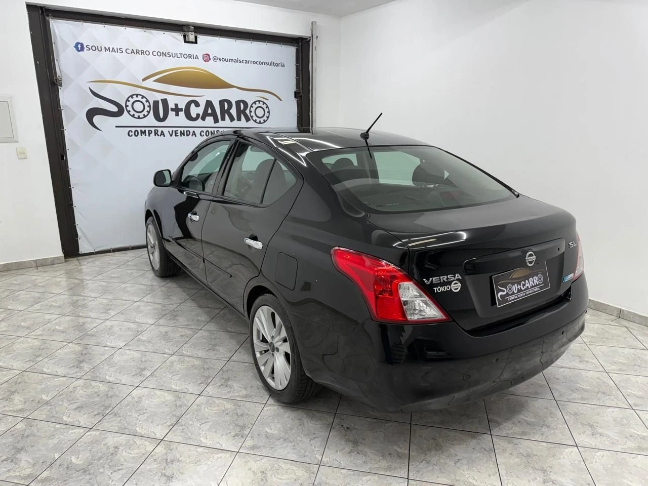NISSAN VERSA