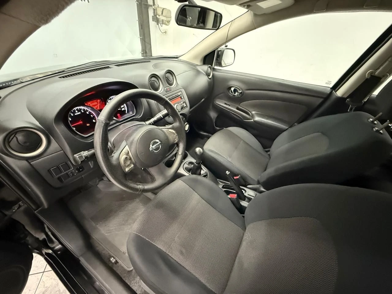 NISSAN VERSA
