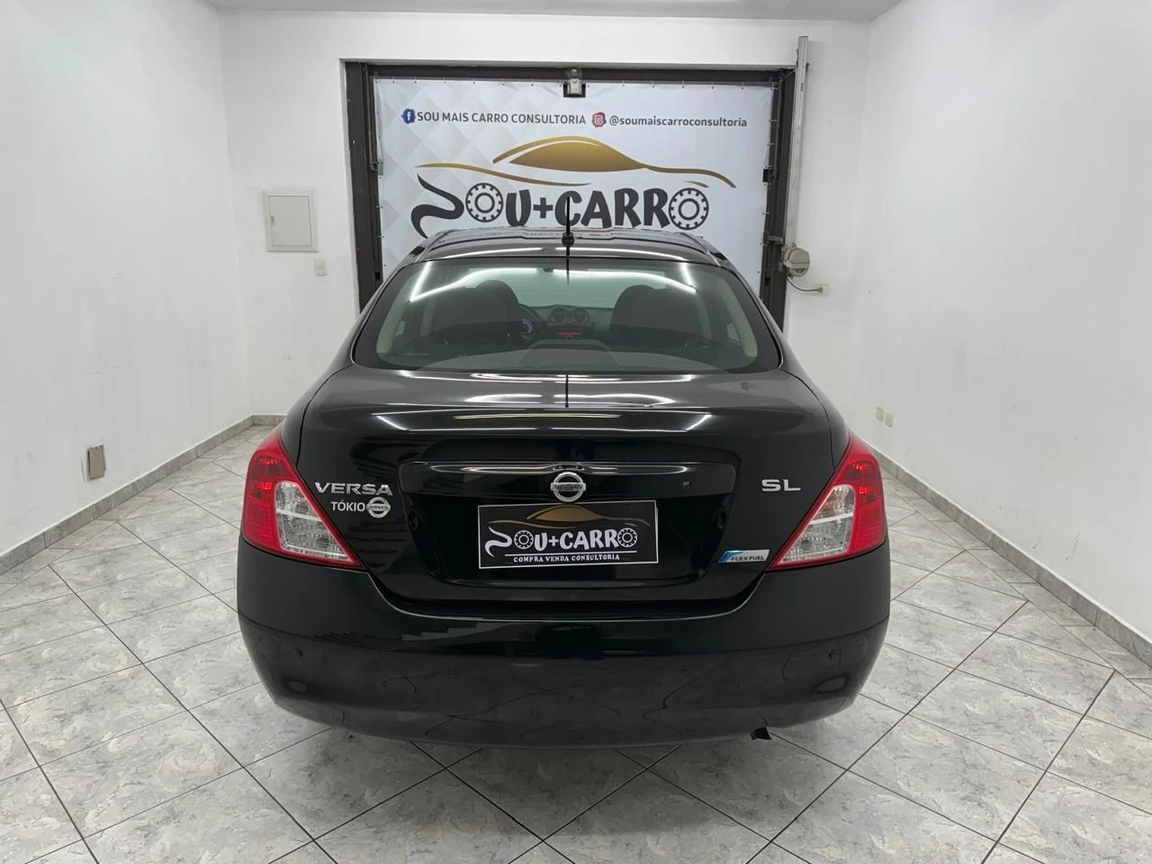 NISSAN VERSA