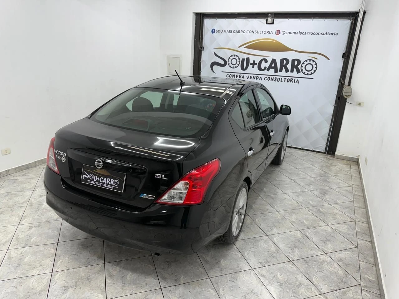 NISSAN VERSA