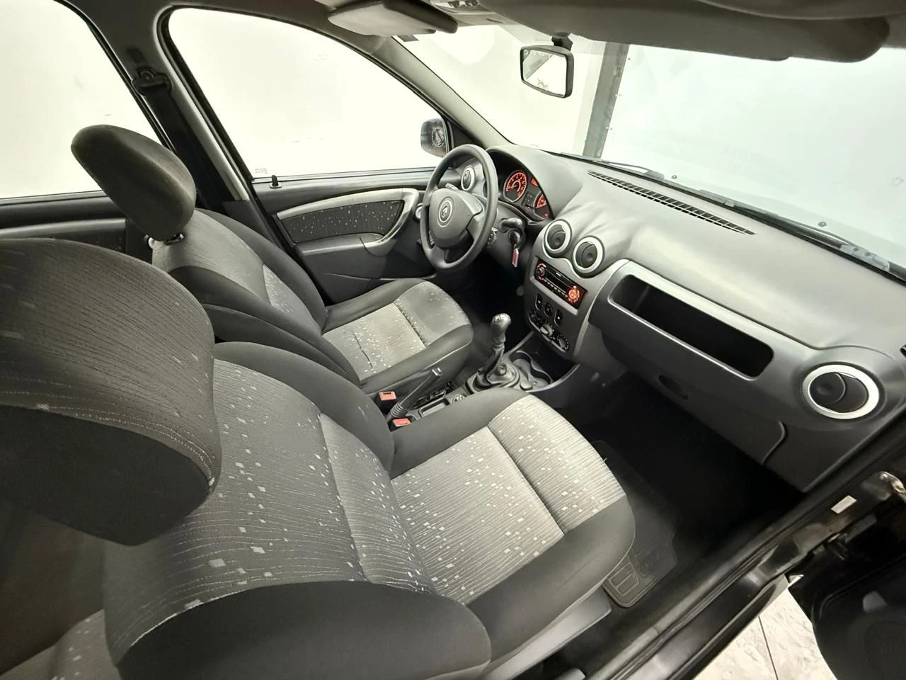 RENAULT LOGAN