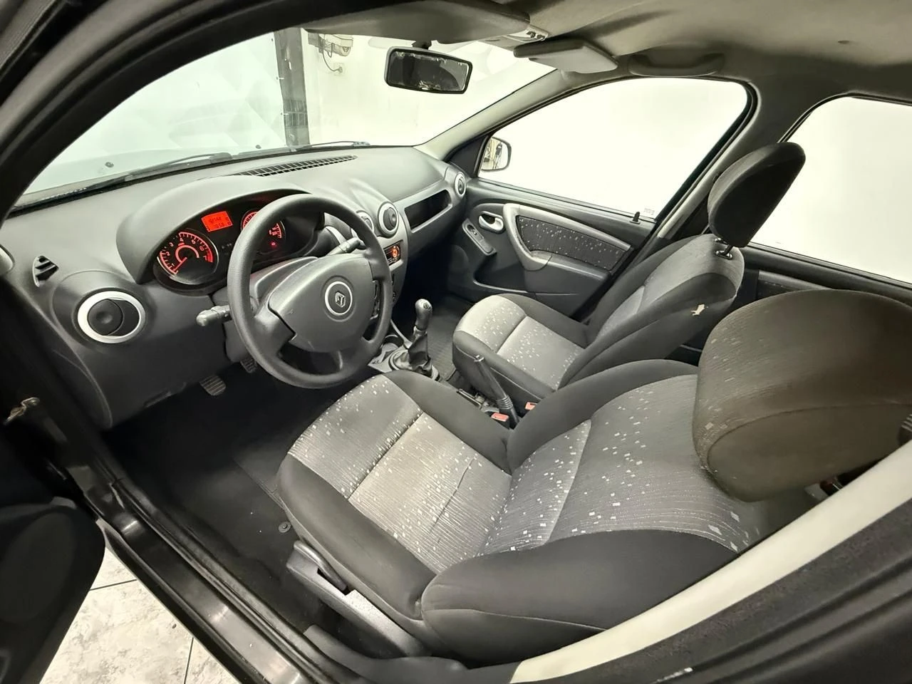 RENAULT LOGAN