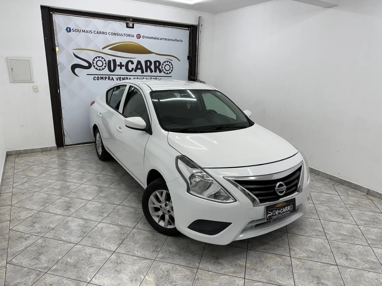 NISSAN VERSA