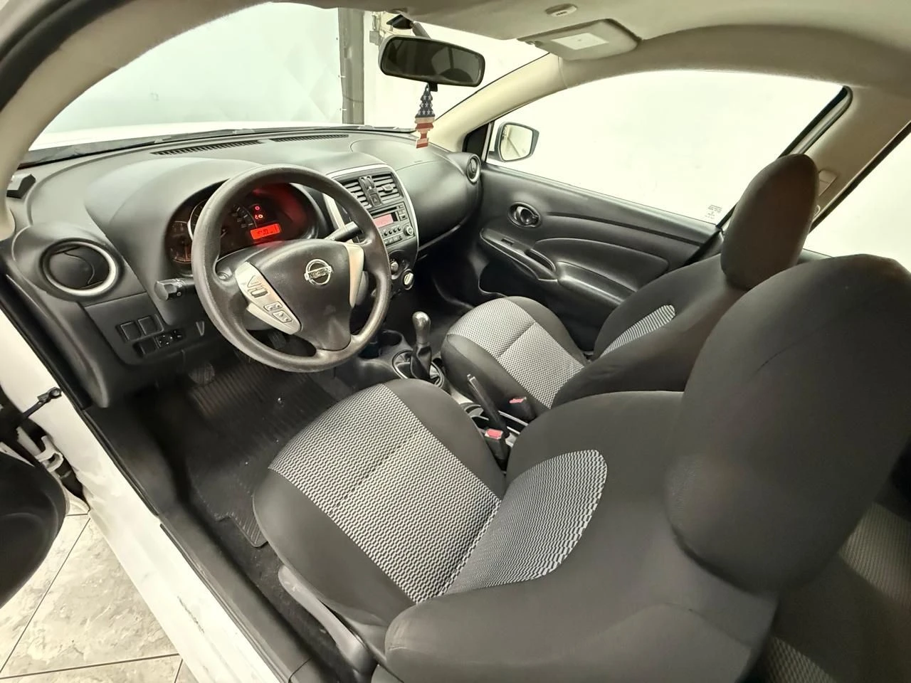 NISSAN VERSA