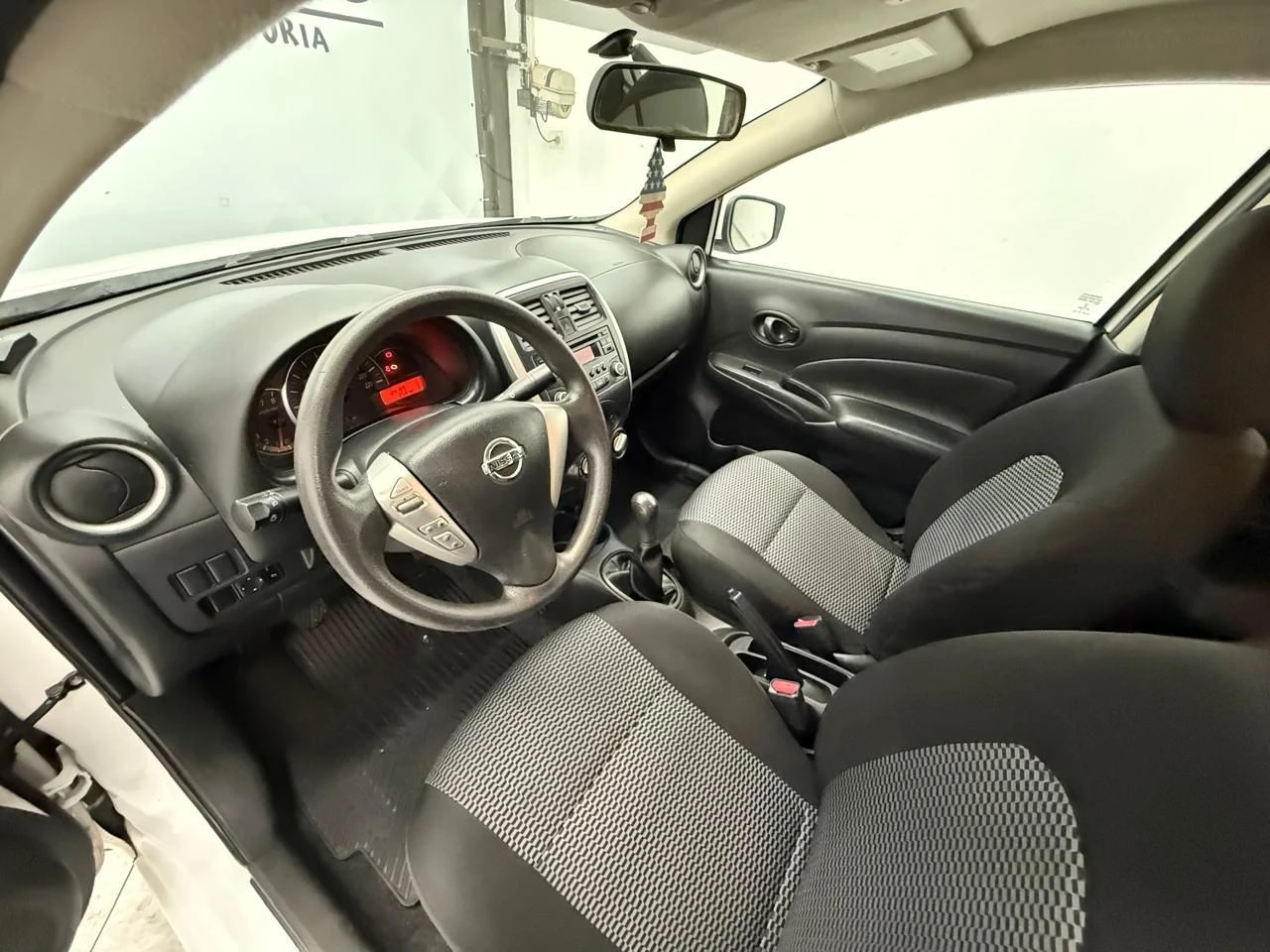 NISSAN VERSA