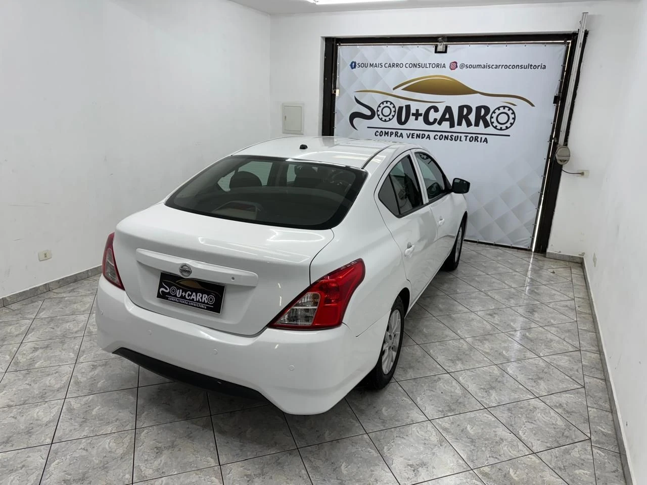 NISSAN VERSA
