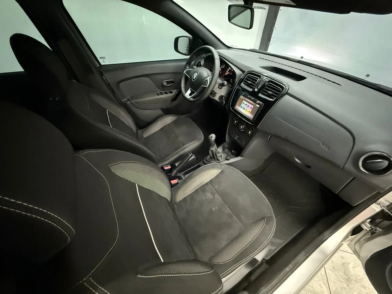 RENAULT LOGAN
