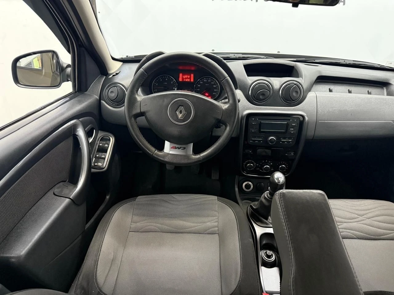 RENAULT DUSTER