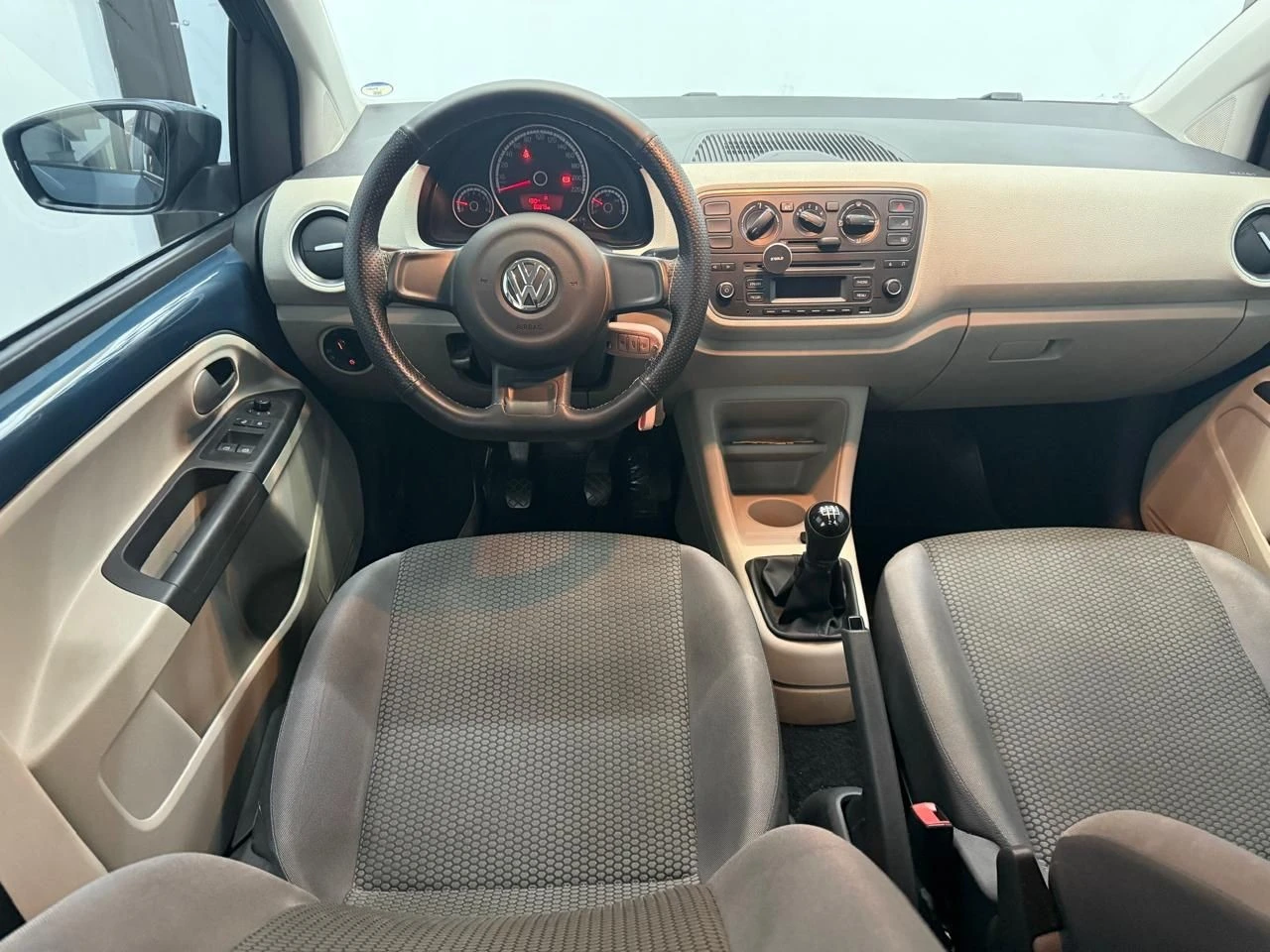 VOLKSWAGEN UP