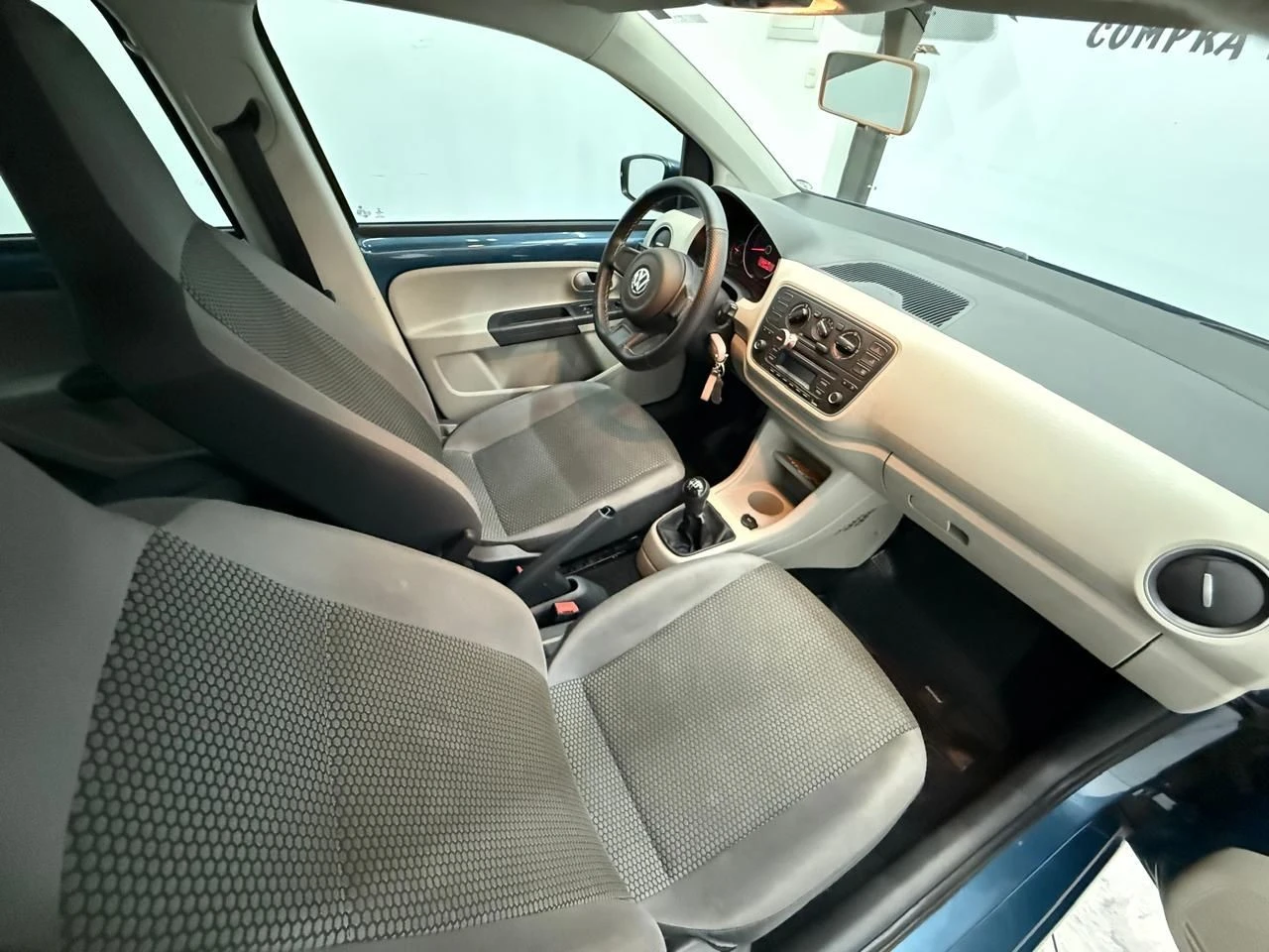 VOLKSWAGEN UP