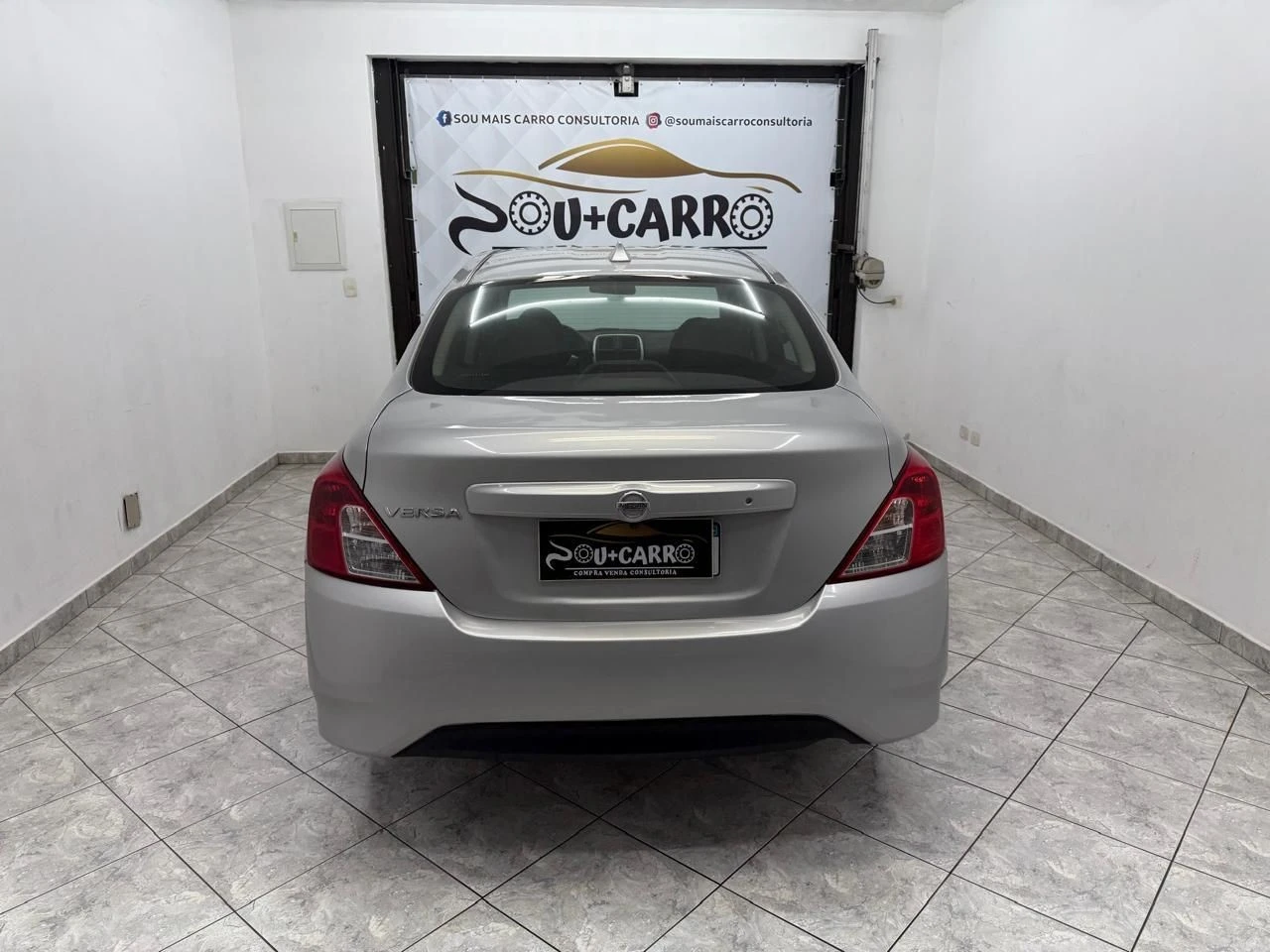 NISSAN VERSA