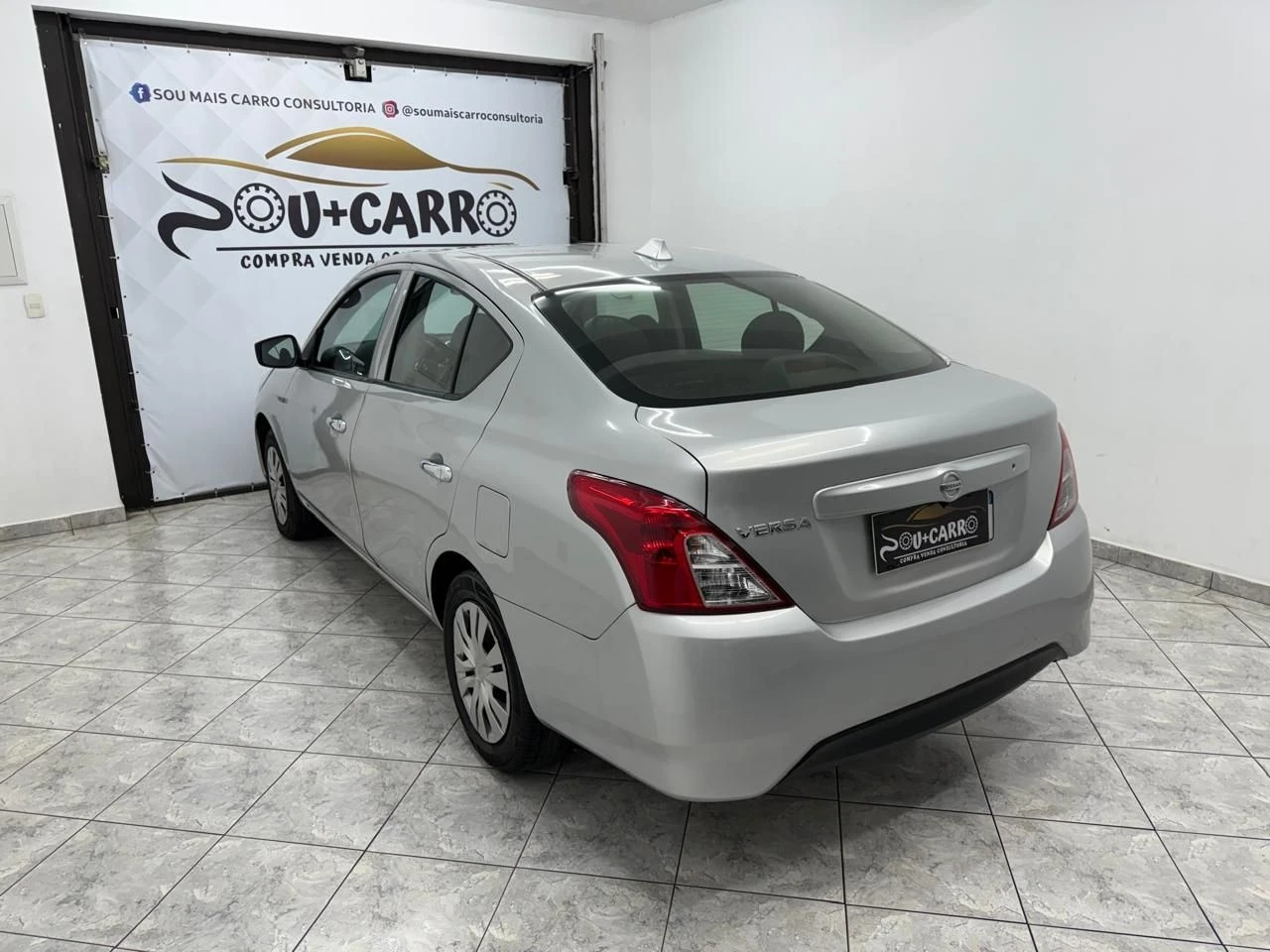 NISSAN VERSA