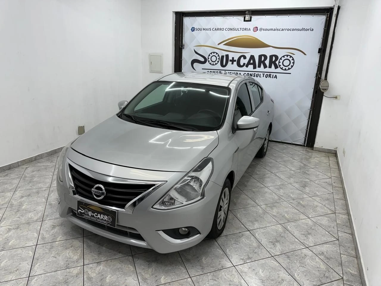 NISSAN VERSA