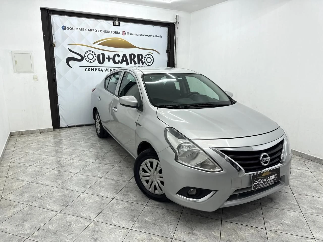 NISSAN VERSA