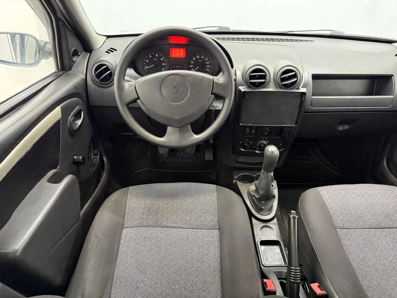 RENAULT LOGAN