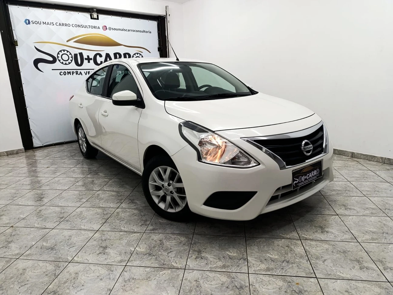 NISSAN VERSA