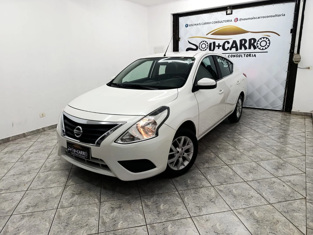 NISSAN VERSA