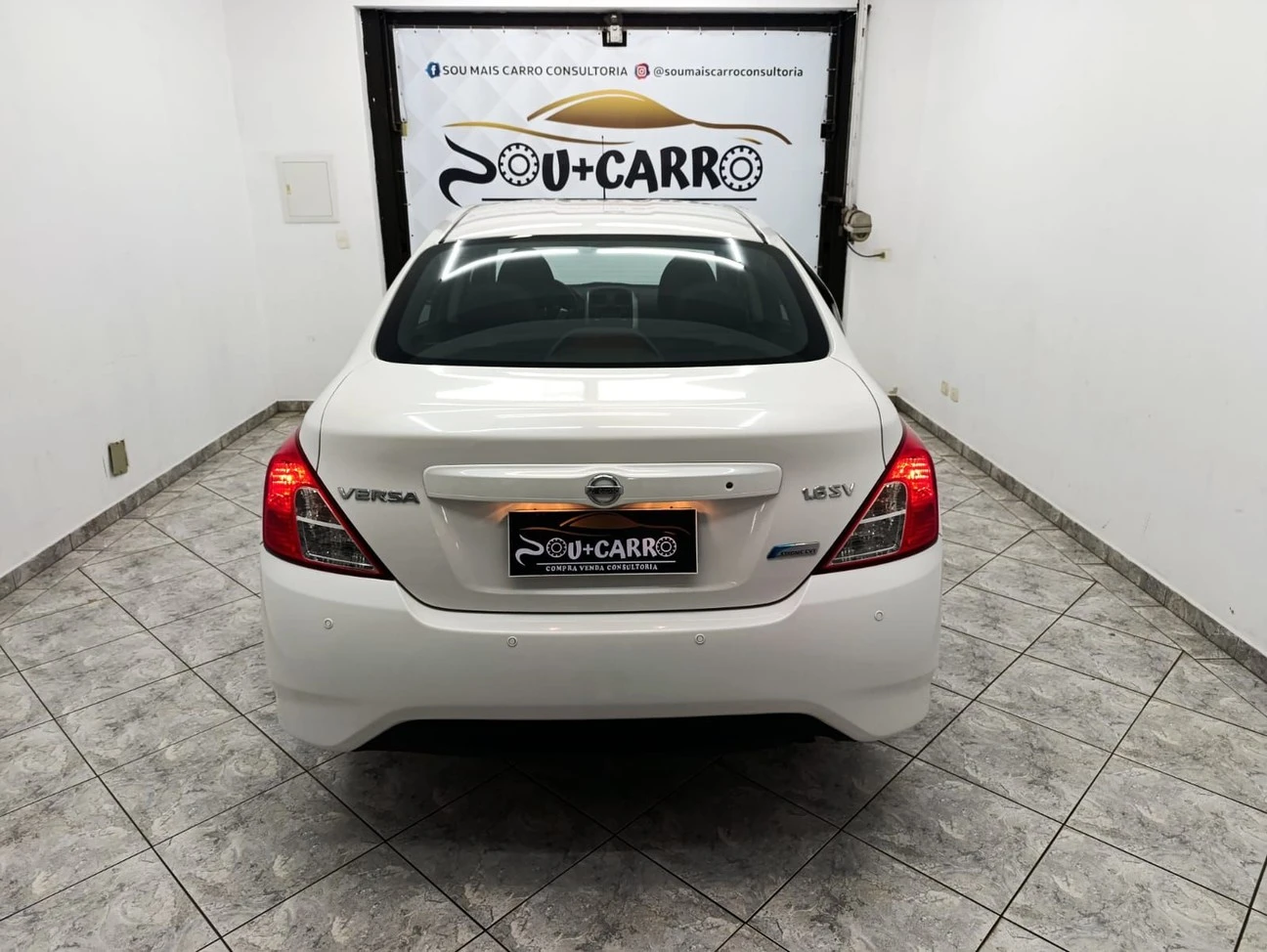 NISSAN VERSA