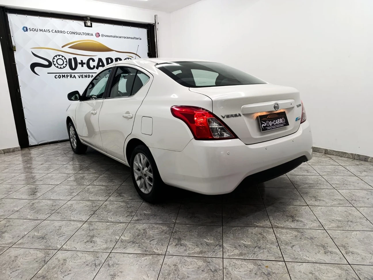 NISSAN VERSA