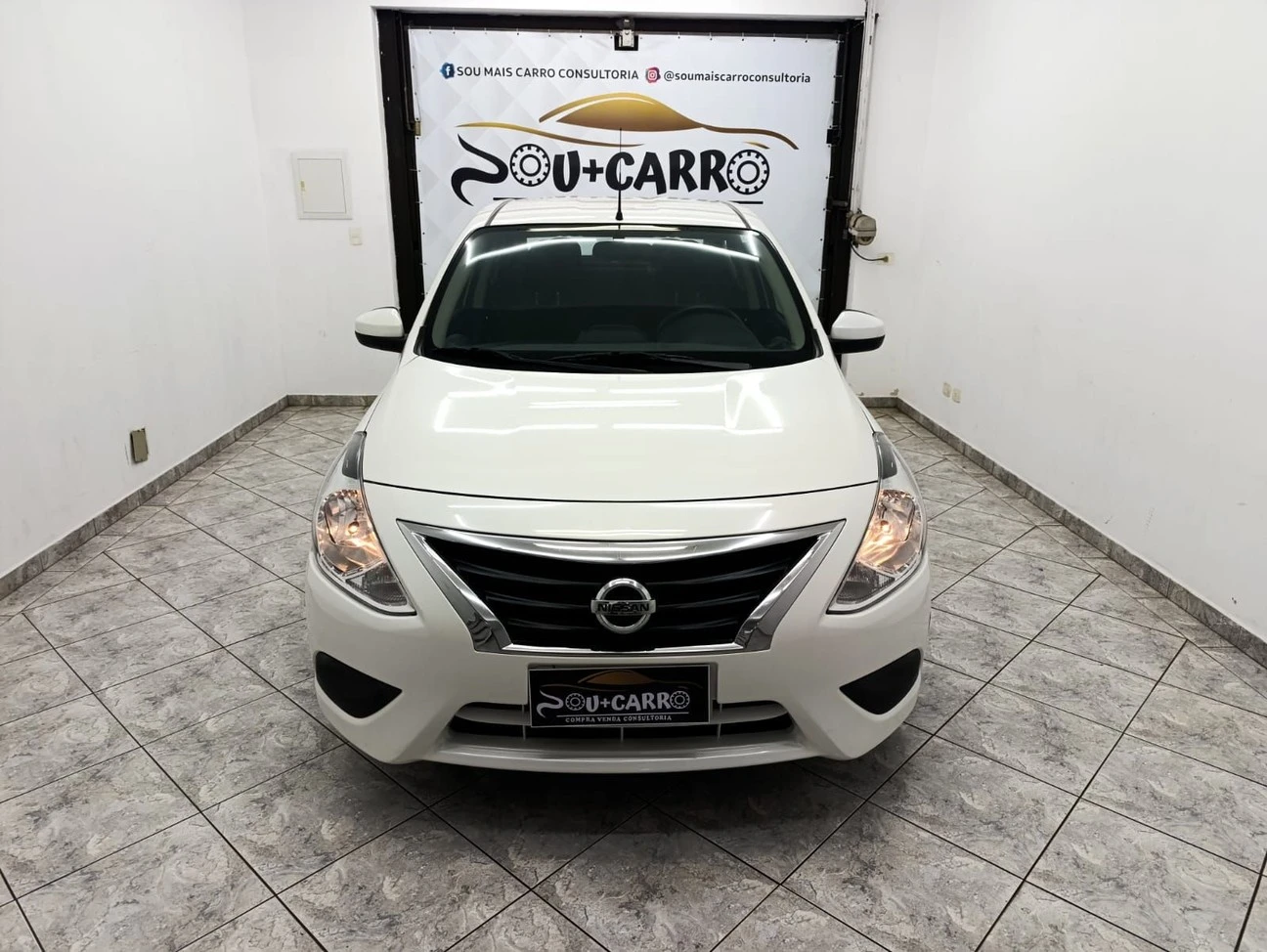 NISSAN VERSA