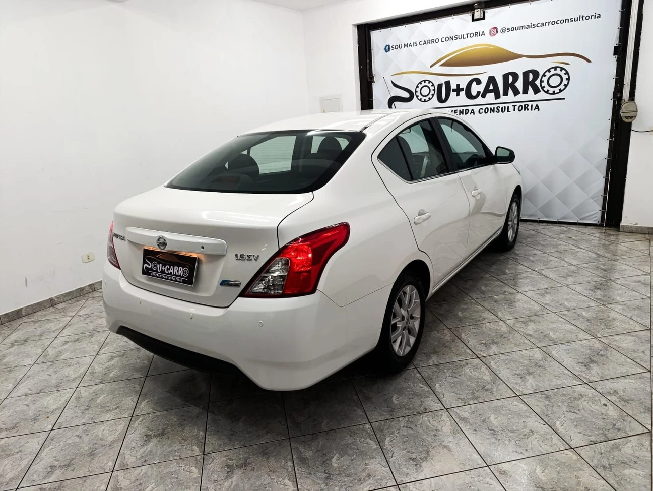 NISSAN VERSA