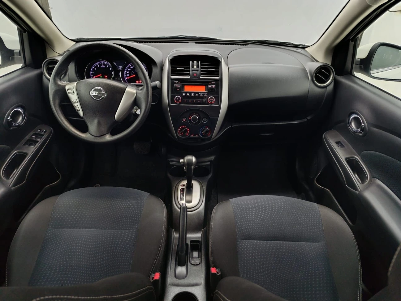 NISSAN VERSA
