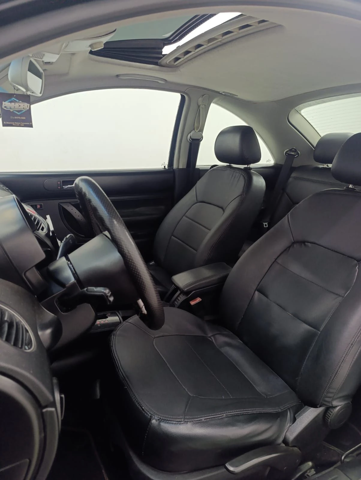 VOLKSWAGEN NEW BEETLE