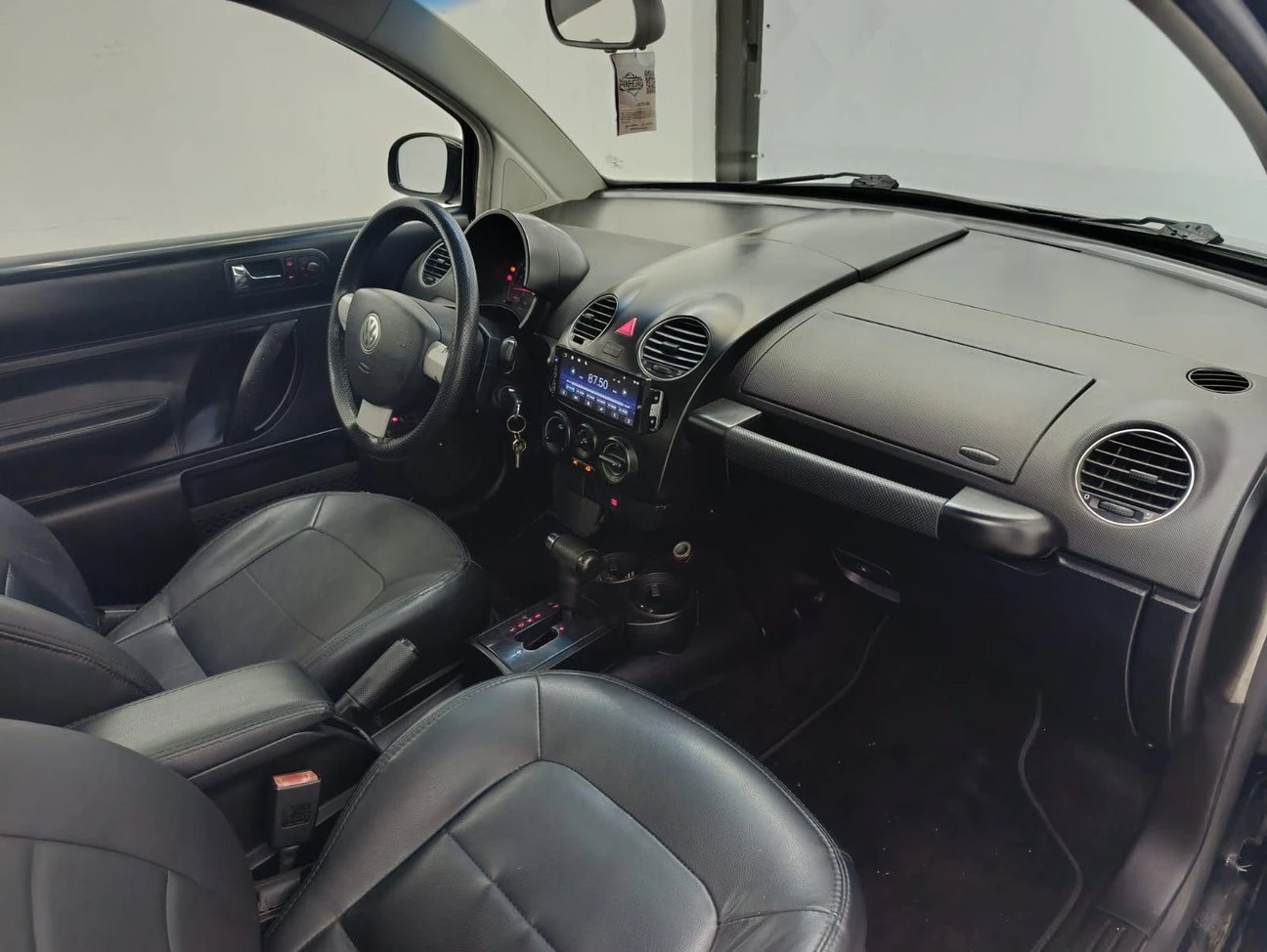 VOLKSWAGEN NEW BEETLE