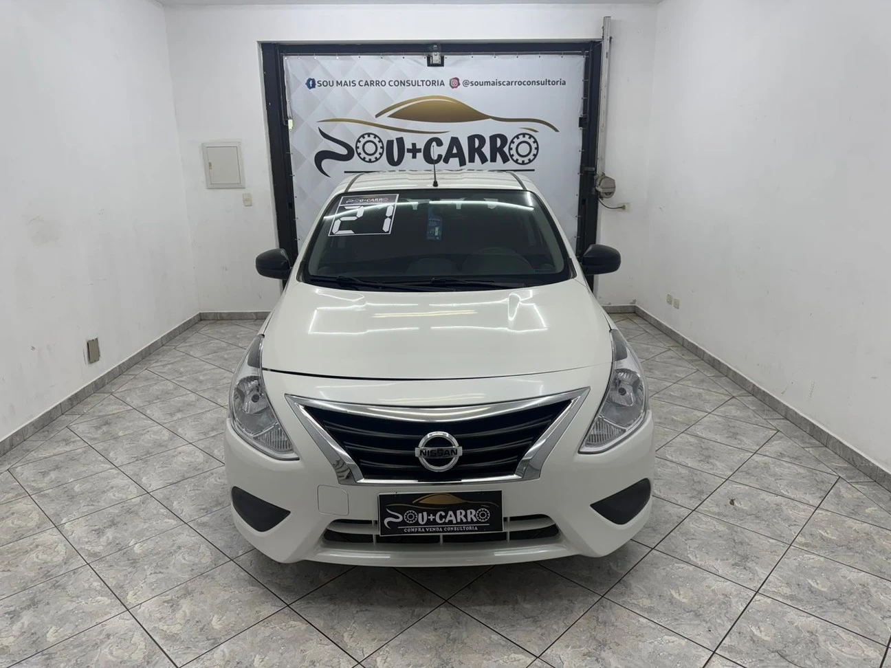 NISSAN VERSA