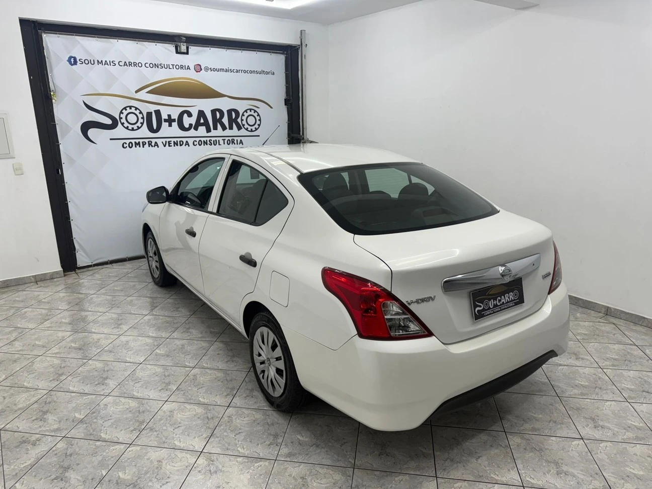 NISSAN VERSA