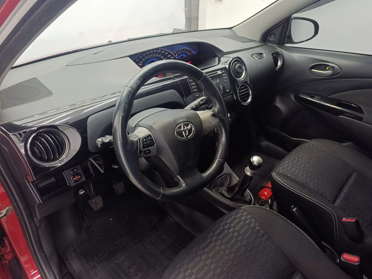 TOYOTA ETIOS CROSS