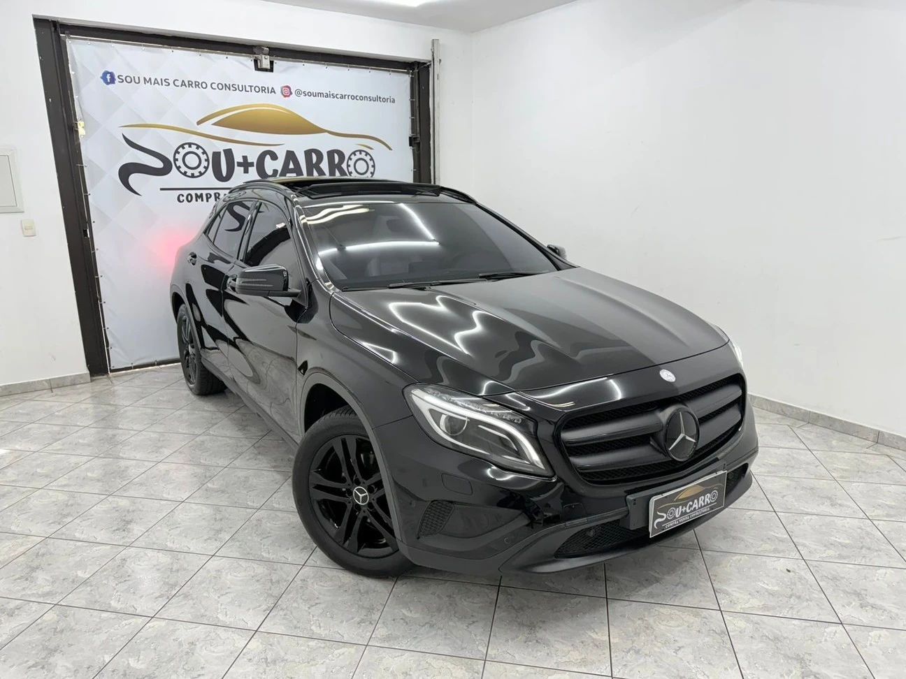 MERCEDES-BENZ GLA 200