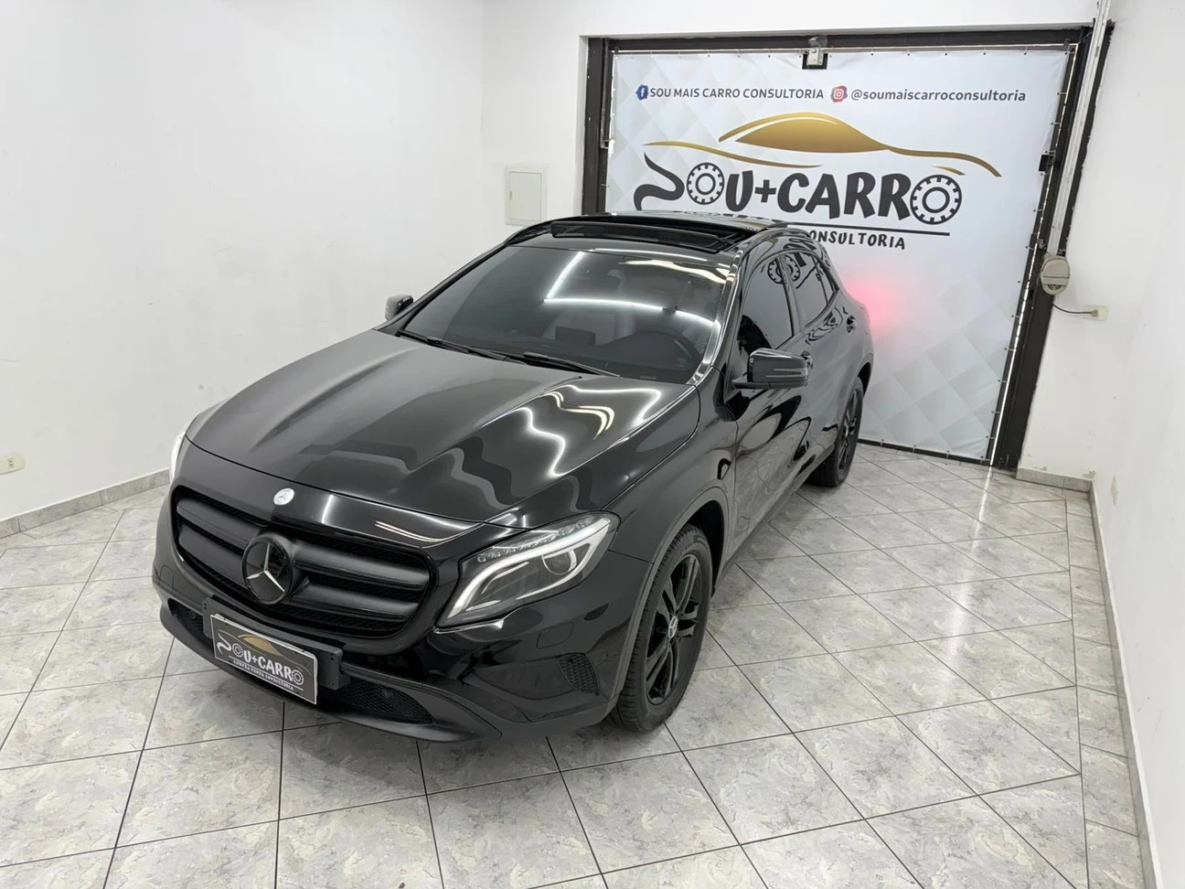 MERCEDES-BENZ GLA 200