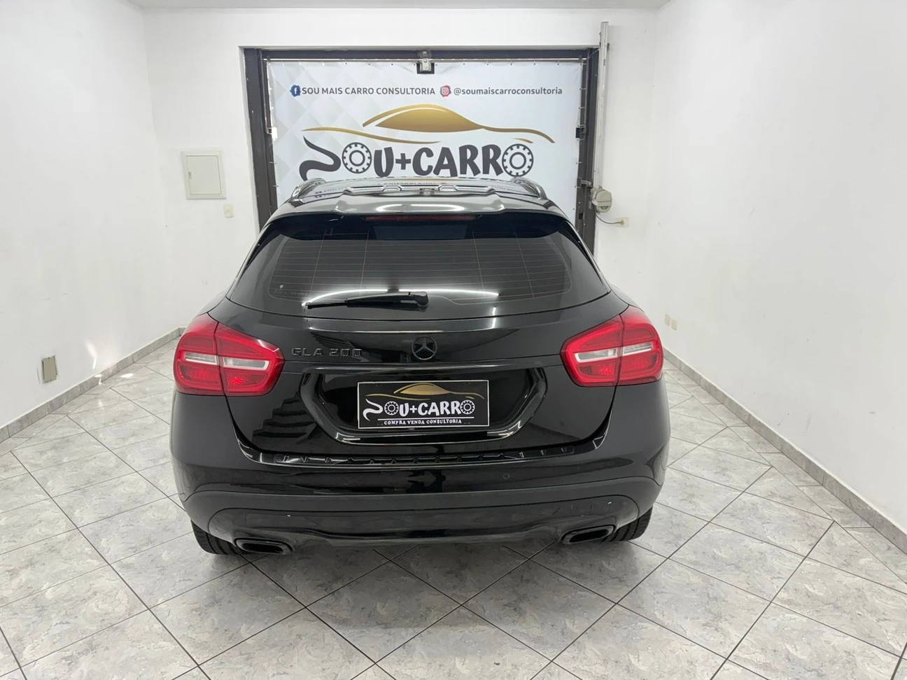 MERCEDES-BENZ GLA 200