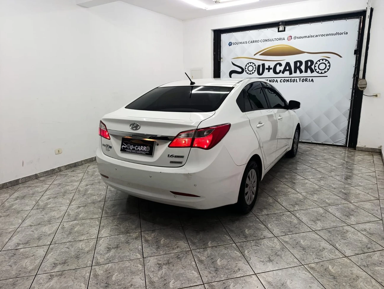 HYUNDAI HB20S
