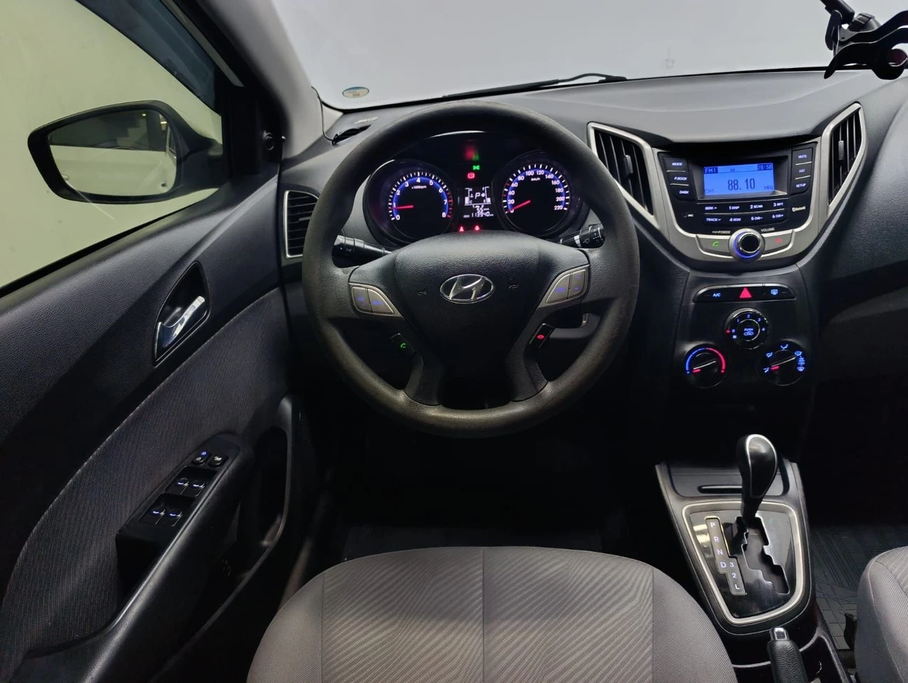 HYUNDAI HB20S
