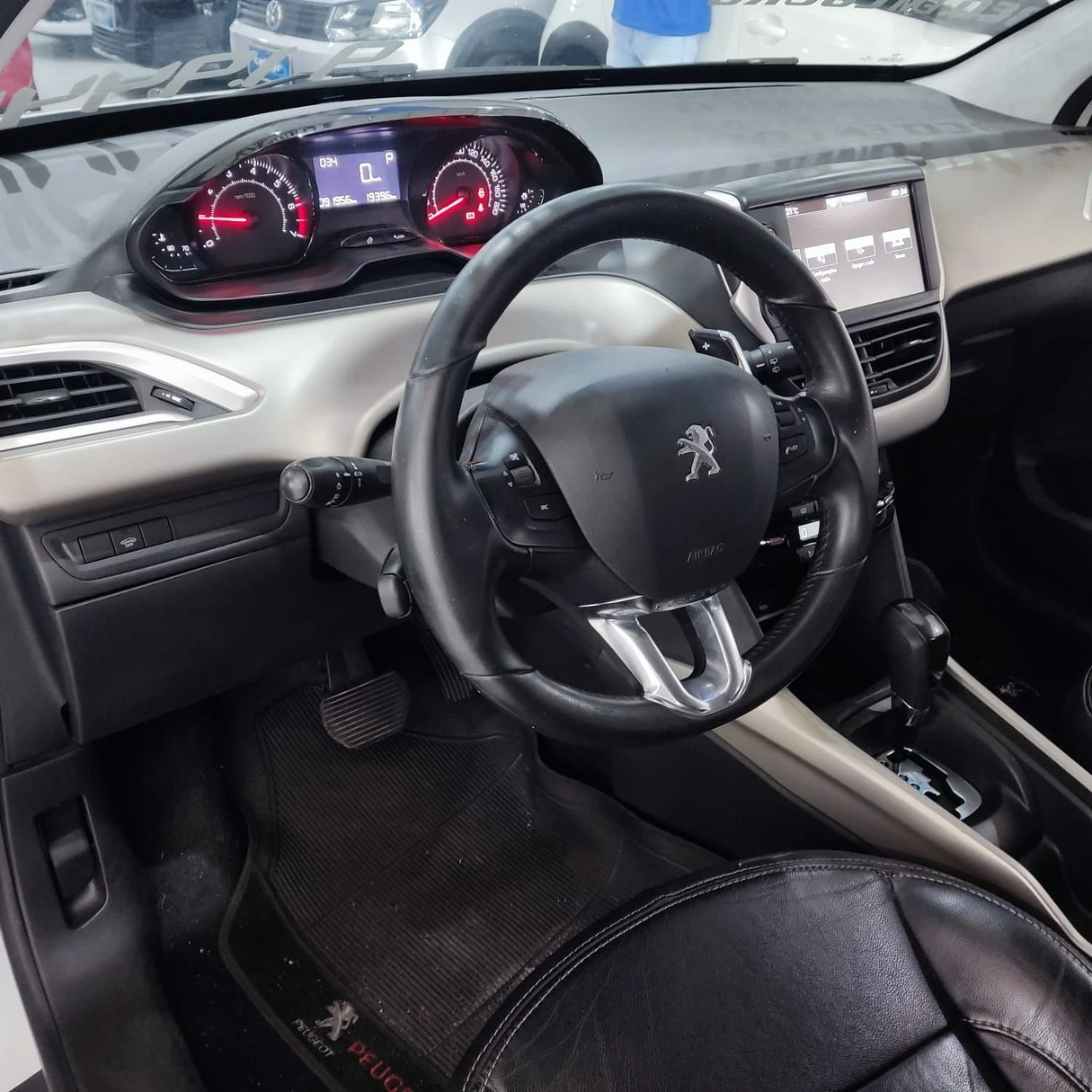 PEUGEOT 2008